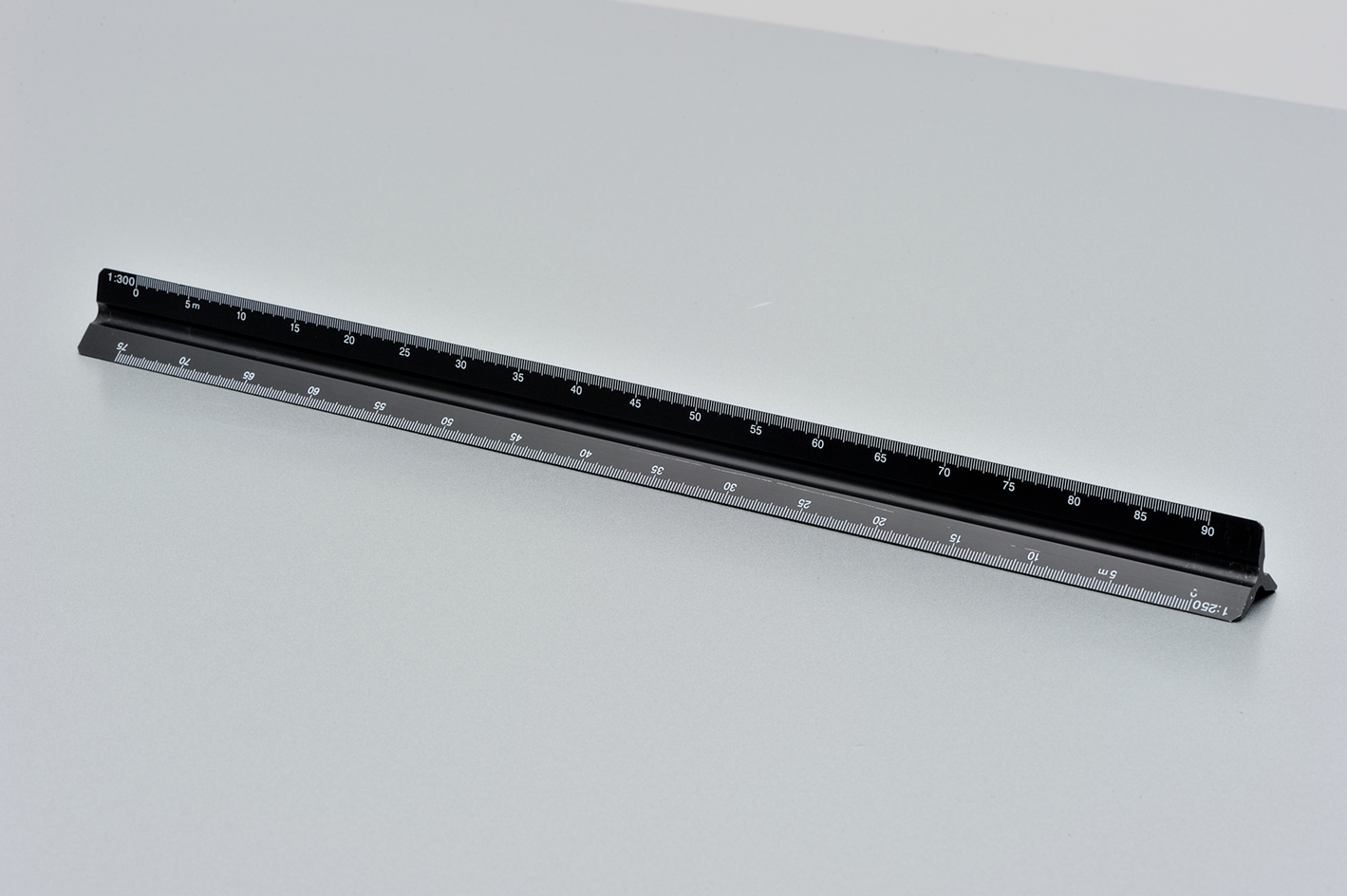 Aluminum alloy scale bar
